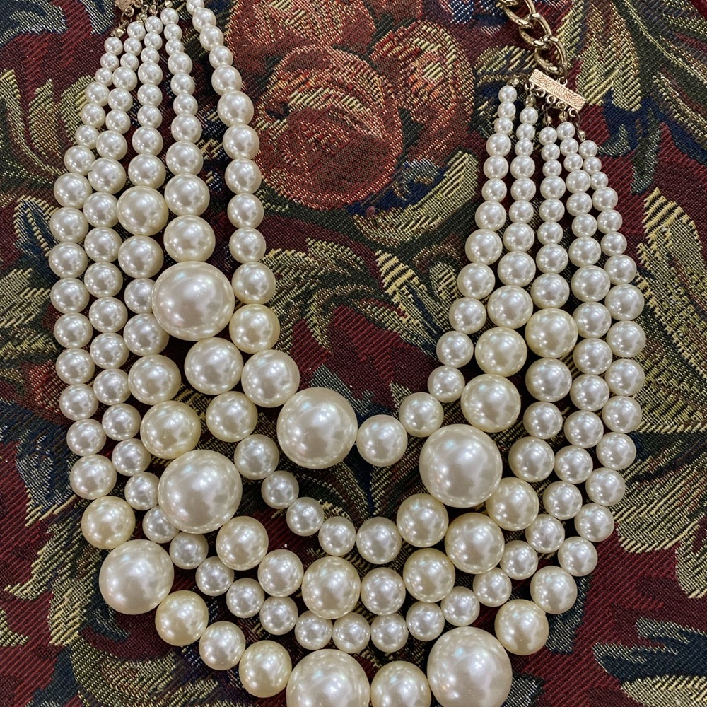 Fashion Jewelry- Beautiful 5 strand pearl necklace
